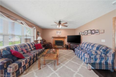 3061 Bucklers Street NW Uniontown OH 44685