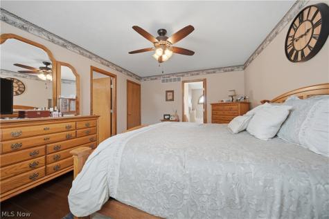 3061 Bucklers Street NW Uniontown OH 44685