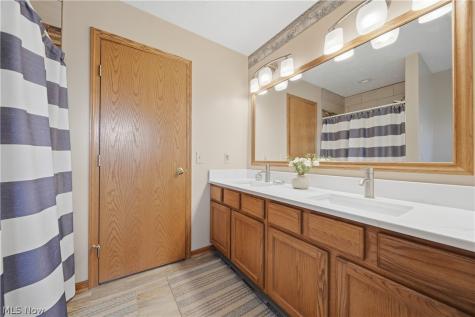 3061 Bucklers Street NW Uniontown OH 44685