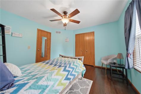 3061 Bucklers Street NW Uniontown OH 44685