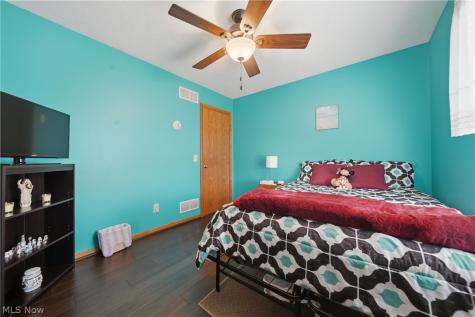 3061 Bucklers Street NW Uniontown OH 44685