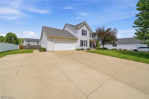 3061 Bucklers Street NW Uniontown OH 44685