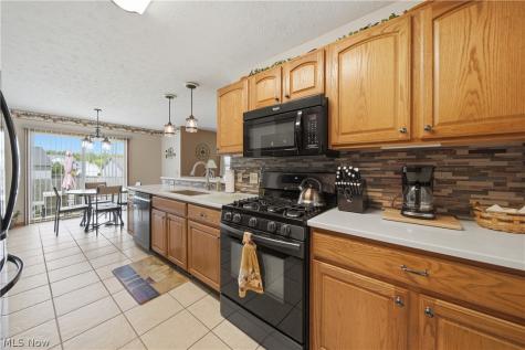 3061 Bucklers Street NW Uniontown OH 44685