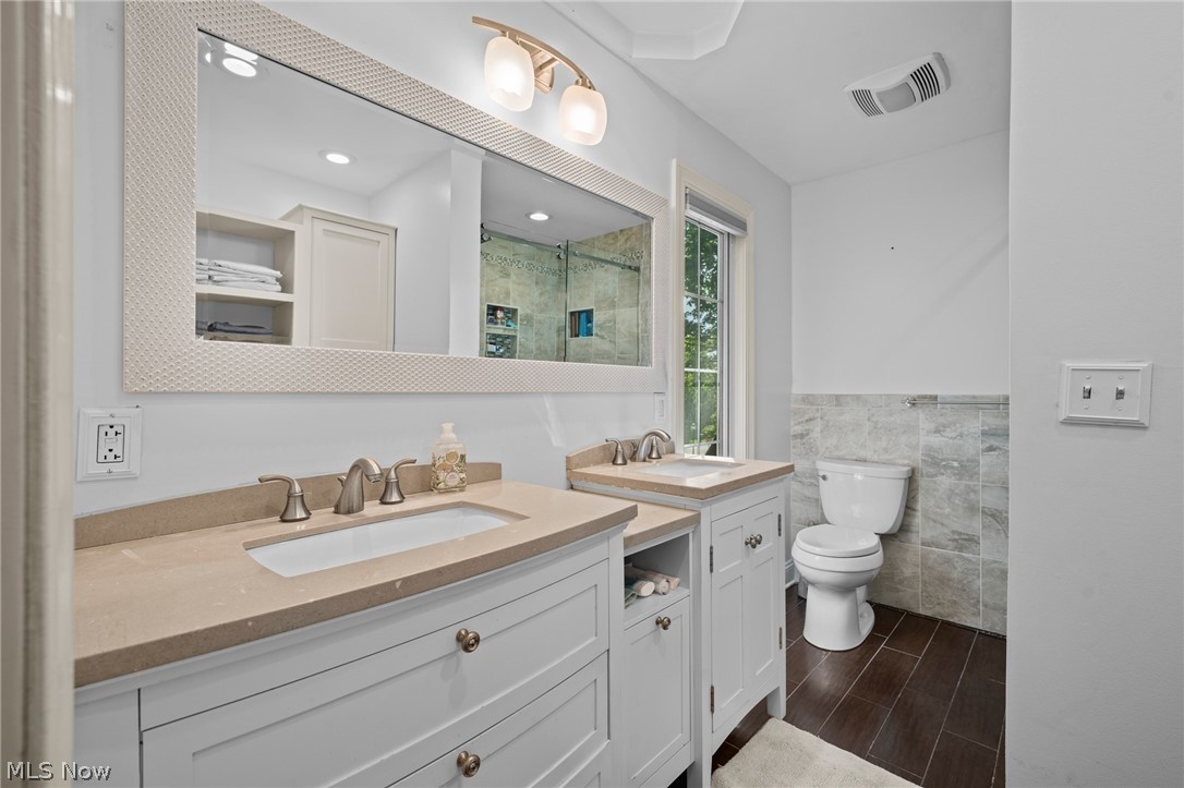32871 N Burr Oak Drive Solon OH 44139