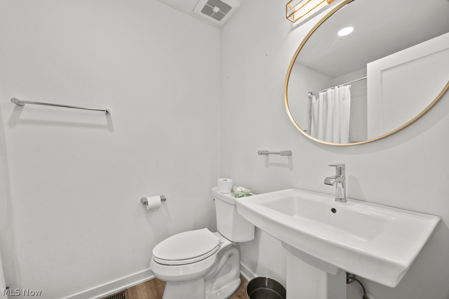 3527 Siam Avenue Cleveland OH 44113