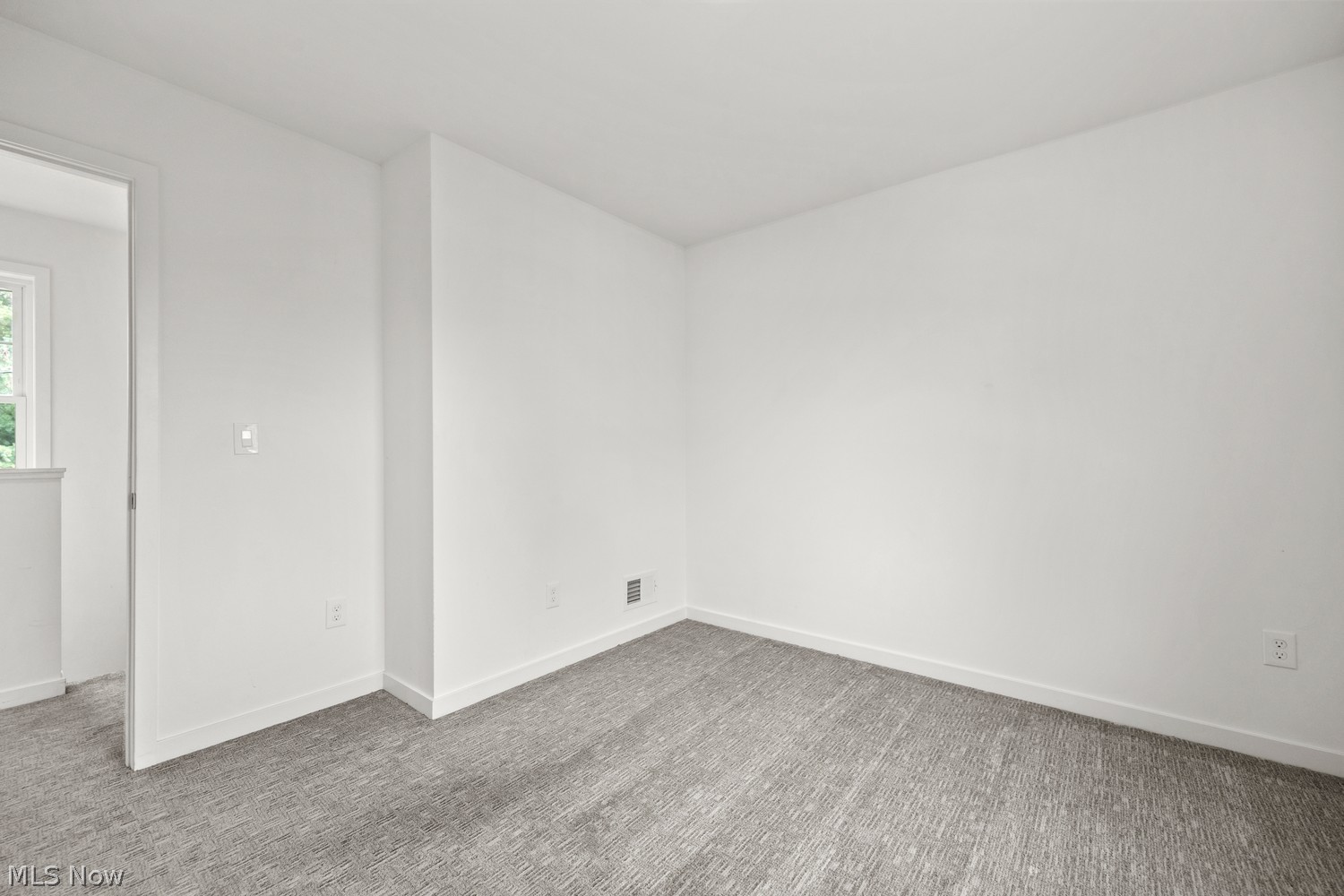 3527 Siam Avenue Cleveland OH 44113