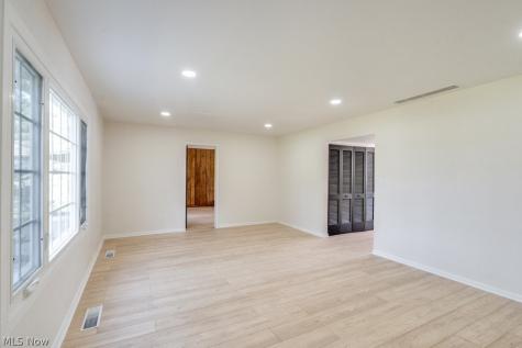 292 Parkview Drive Aurora OH 44202