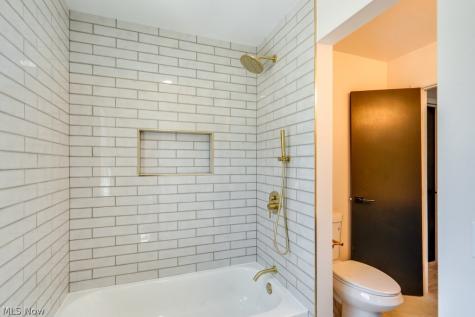 292 Parkview Drive Aurora OH 44202