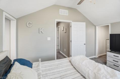 4044 W 223rd Street Fairview Park OH 44126