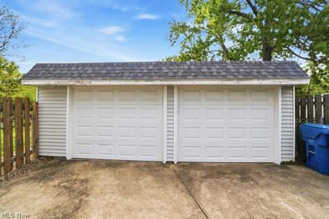 4044 W 223rd Street Fairview Park OH 44126