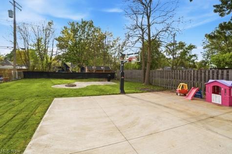 4044 W 223rd Street Fairview Park OH 44126