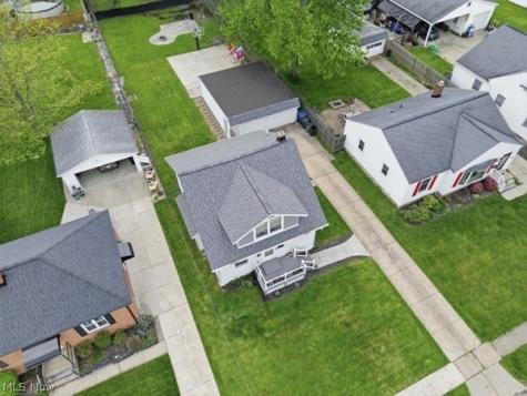 4044 W 223rd Street Fairview Park OH 44126
