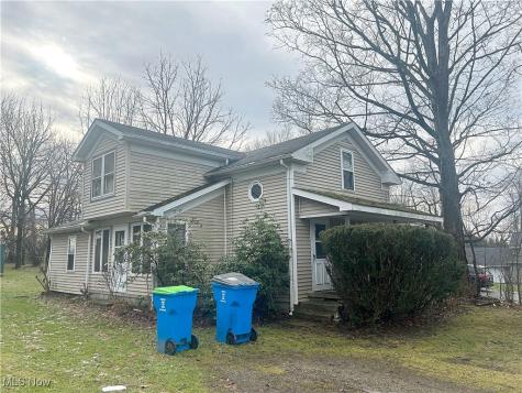 13661 W Spring Street Burton OH 44021