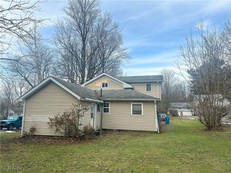 13661 W Spring Street Burton OH 44021