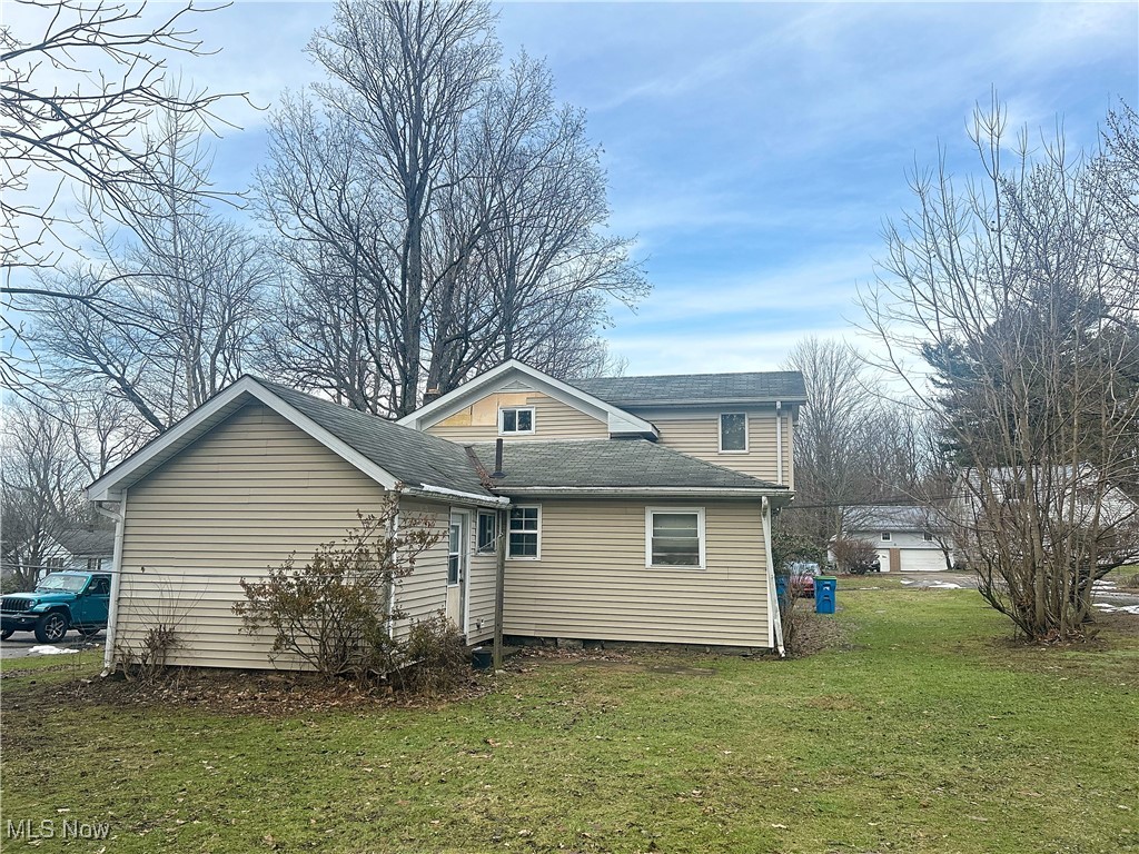 13661 W Spring Street Burton OH 44021