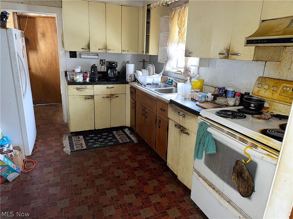 13661 W Spring Street Burton OH 44021