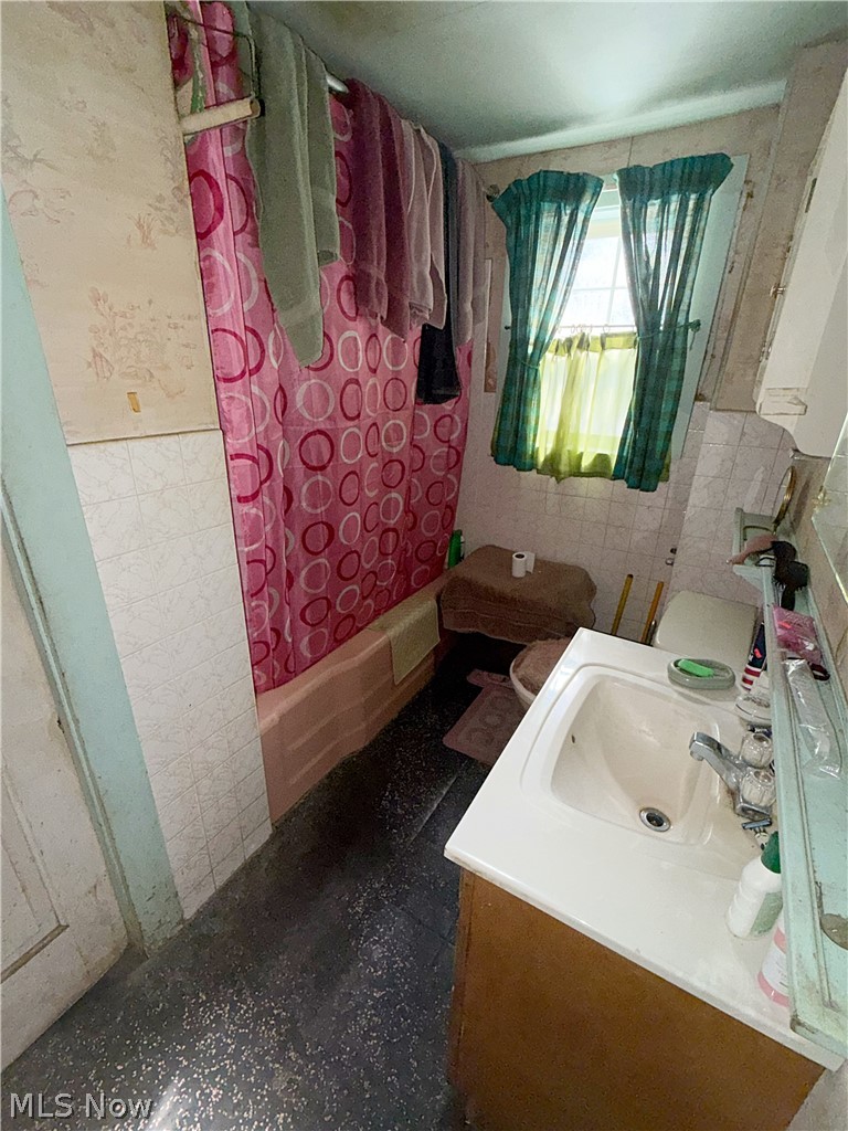 13661 W Spring Street Burton OH 44021