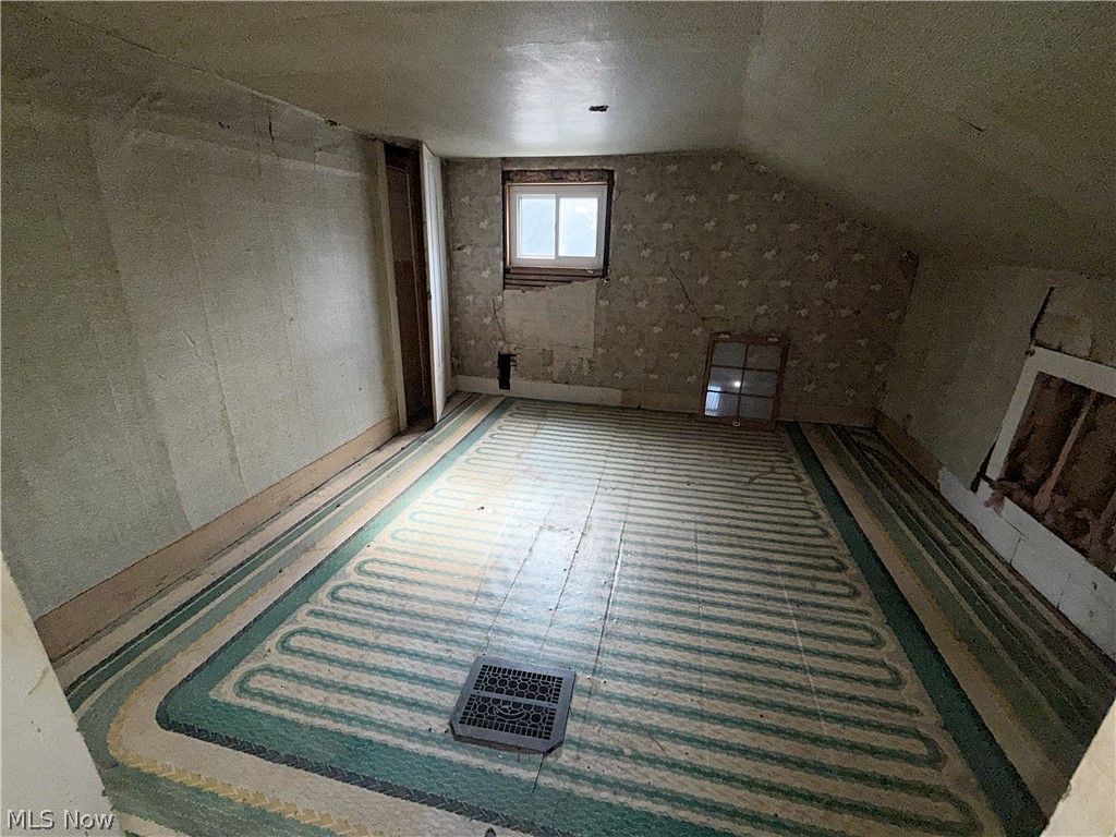 13661 W Spring Street Burton OH 44021