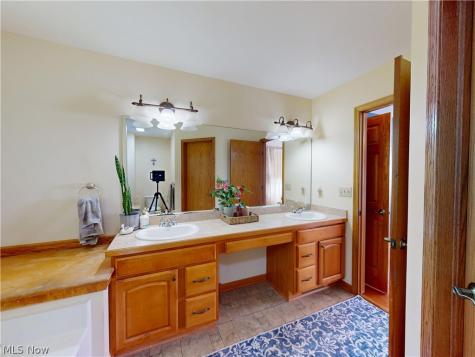 6248 Caribou Drive Clinton OH 44216