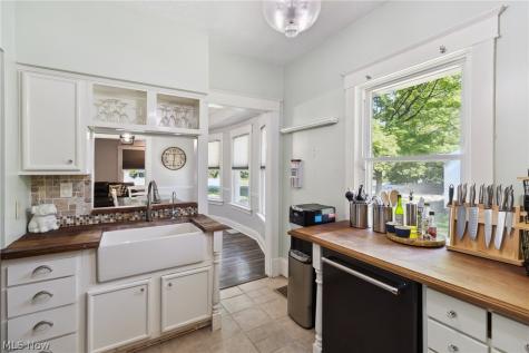 3327 Darrow Road Stow OH 44224