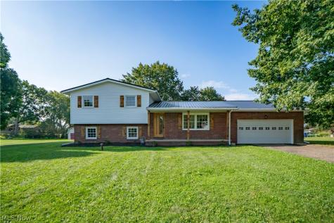 1232 Canyon Street NE Uniontown OH 44685