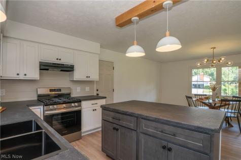1232 Canyon Street NE Uniontown OH 44685