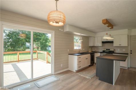 1232 Canyon Street NE Uniontown OH 44685
