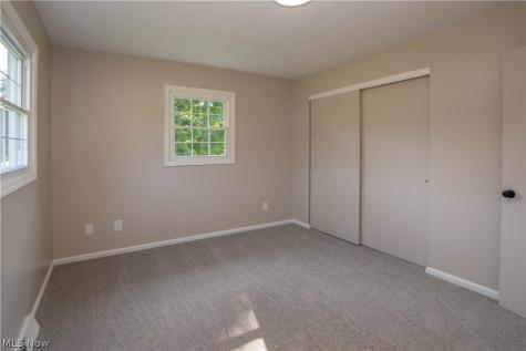 1232 Canyon Street NE Uniontown OH 44685