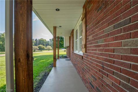 1232 Canyon Street NE Uniontown OH 44685