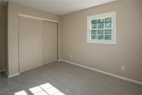 1232 Canyon Street NE Uniontown OH 44685