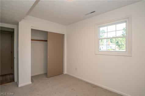 1232 Canyon Street NE Uniontown OH 44685