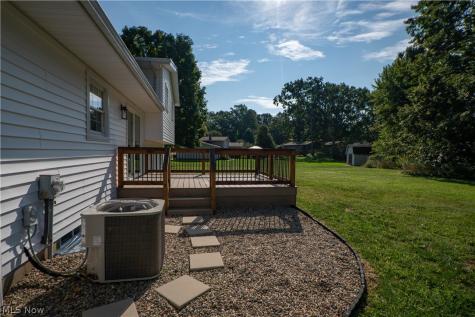 1232 Canyon Street NE Uniontown OH 44685