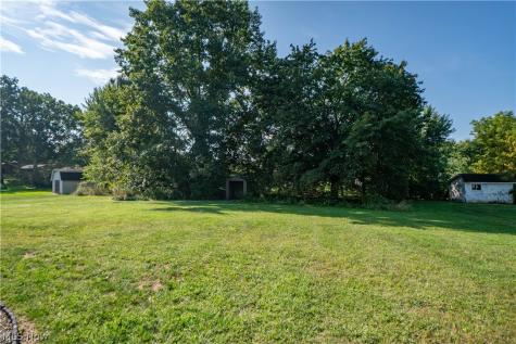 1232 Canyon Street NE Uniontown OH 44685