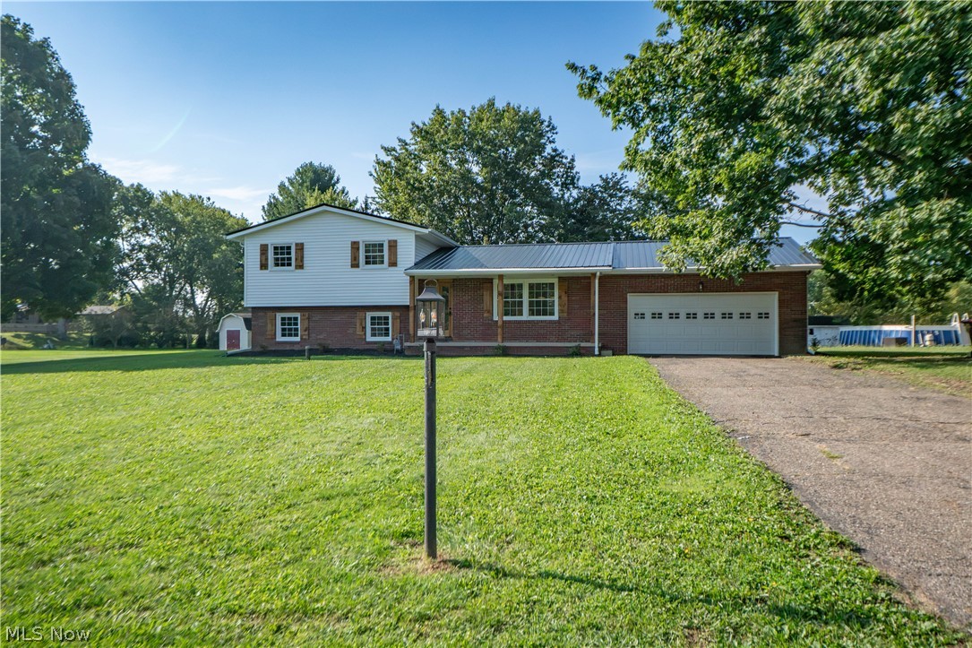 1232 Canyon Street NE Uniontown OH 44685