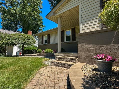 429 Bonnie Brae Avenue Niles OH 44446