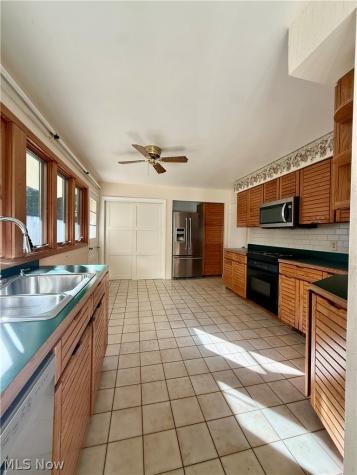 6640 Somerset Drive Brecksville OH 44141
