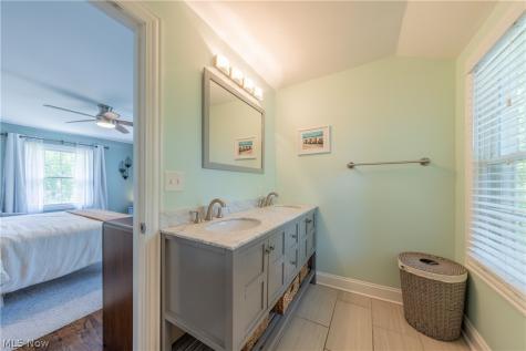 18707 Scottsdale Boulevard Shaker Heights OH 44122