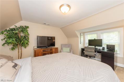 18707 Scottsdale Boulevard Shaker Heights OH 44122