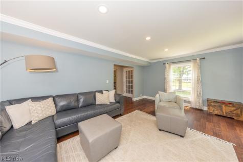 18707 Scottsdale Boulevard Shaker Heights OH 44122