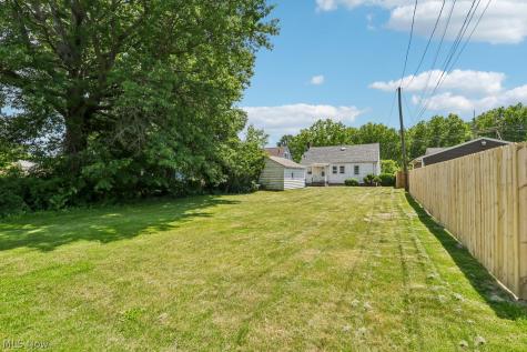 1743 E 36th Street Lorain OH 44055