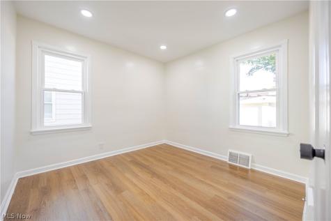 14705 Brunswick Avenue Maple Heights OH 44137