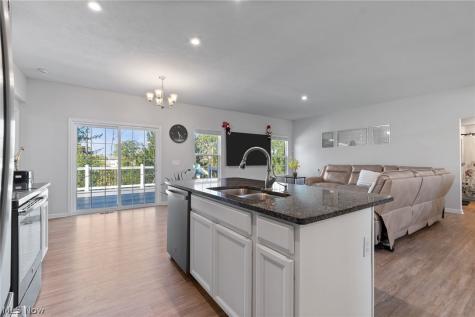 2049 W Woodland Drive Akron OH 44313