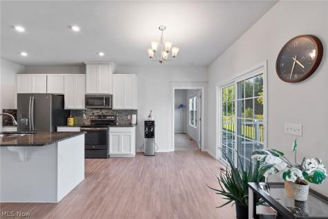 2049 W Woodland Drive Akron OH 44313