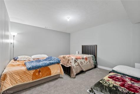 2049 W Woodland Drive Akron OH 44313
