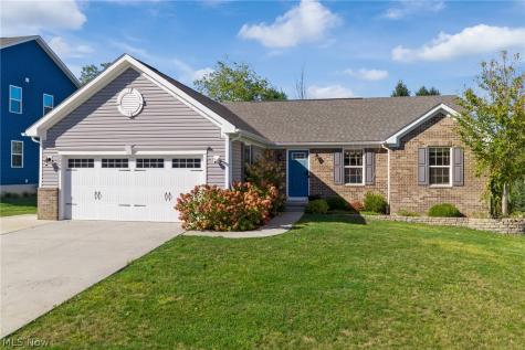 2049 W Woodland Drive Akron OH 44313