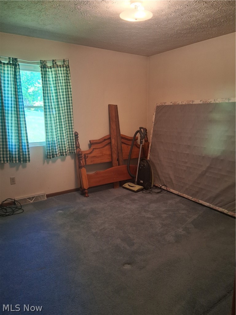 132 W Highland Avenue Barnesville OH 43713