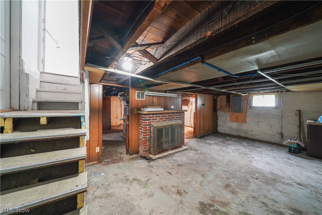 642 Parkman Road NW Warren OH 44485