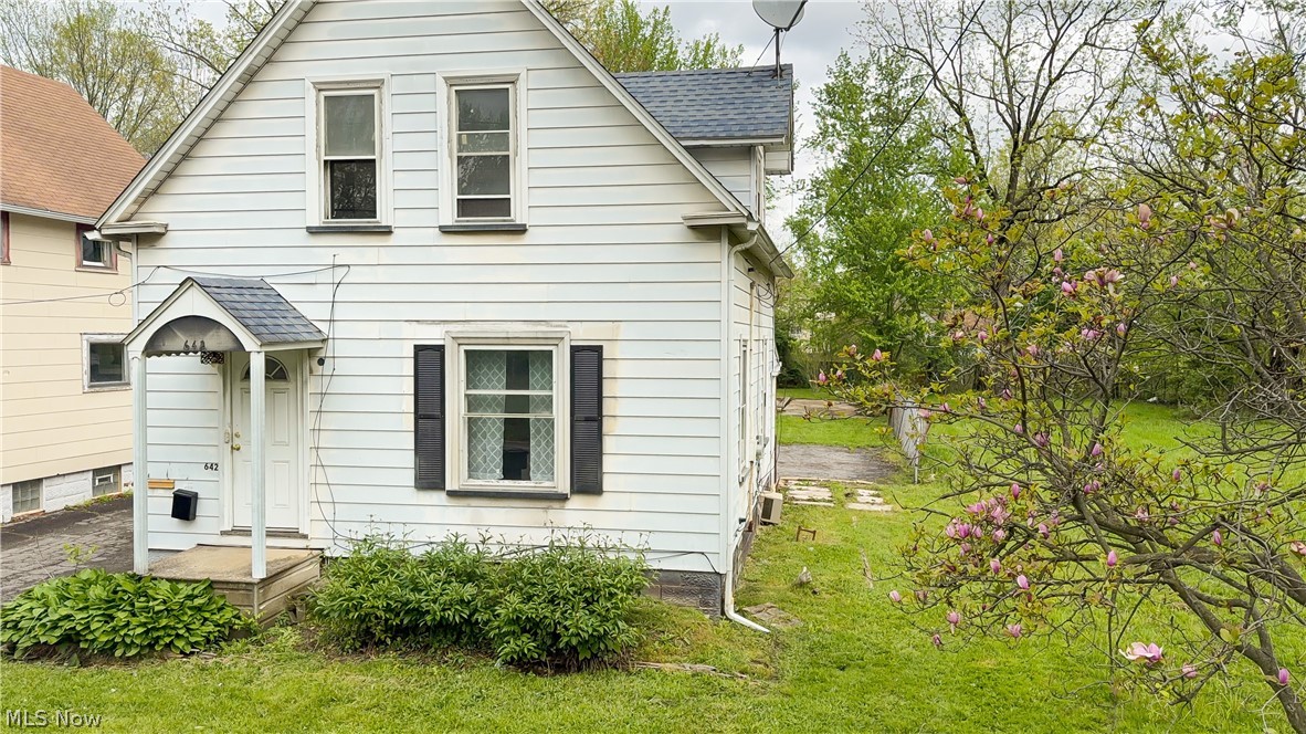 642 Parkman Road NW Warren OH 44485