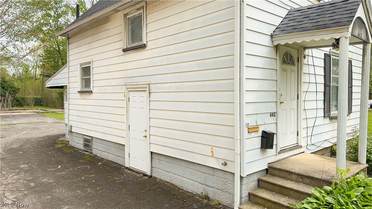642 Parkman Road NW Warren OH 44485