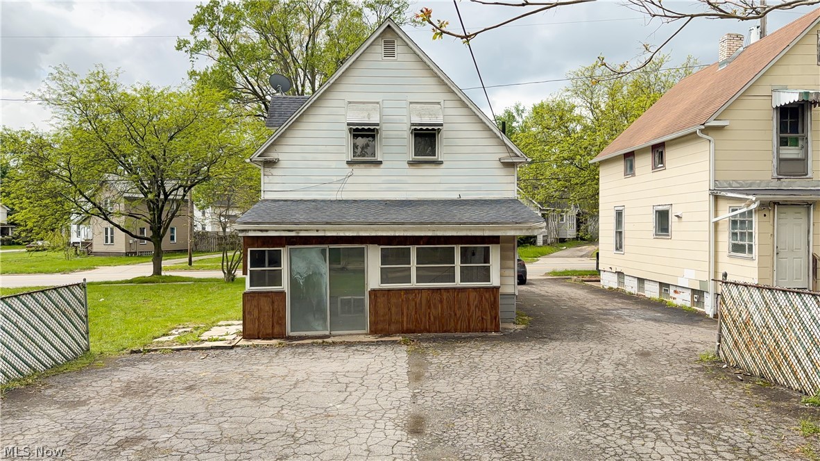 642 Parkman Road NW Warren OH 44485